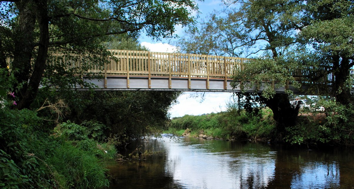 Steel and Timber Footbridge, Colaton Raleigh, Devon - Ref 3760